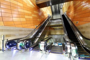 Bencoolen MRT Station - Escalators to platform