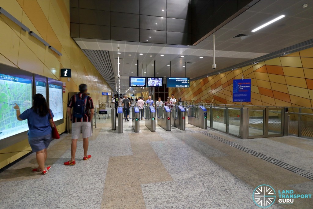 Bencoolen MRT Station - Faregates (B2)