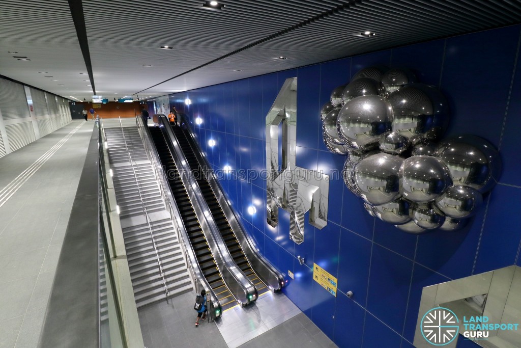 Expo MRT Station (DTL) - Unpaid area escalators