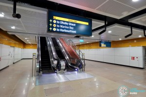 MacPherson MRT Station - Paid Link to Circle Line Platforms