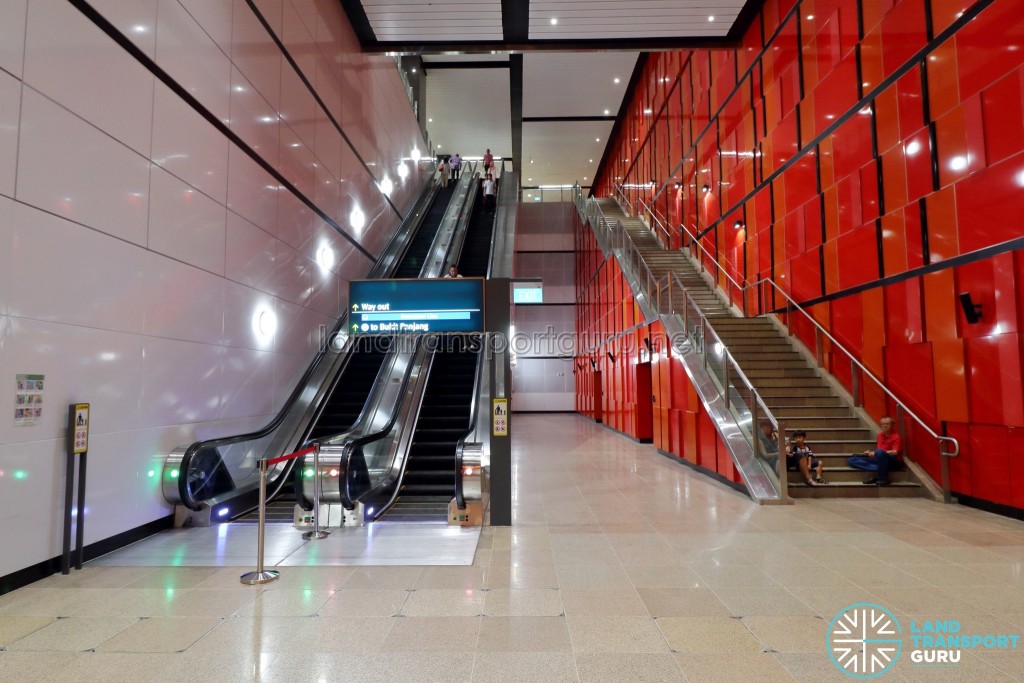 MacPherson MRT Station - Platform D to Concourse