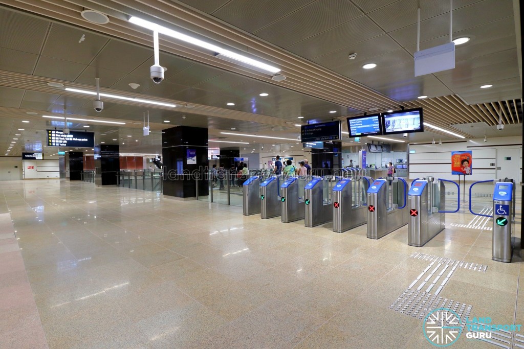 Mattar MRT Station - Concourse Faregates (B2)