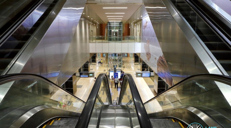 Mattar MRT Station - Escalators to Concourse / Platform