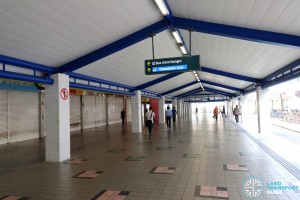 Tampines MRT Station - Unpaid link between East West Line & Downtown Line Stations