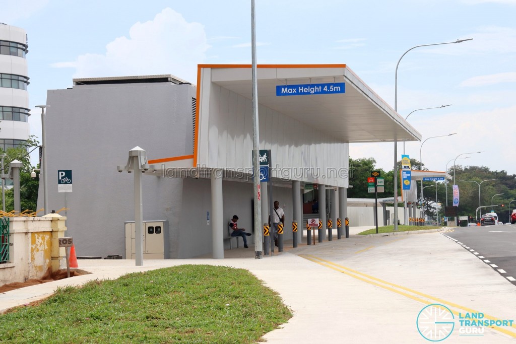 Upper Changi MRT Station - Taxi stand / Pick-up & Drop-off Point