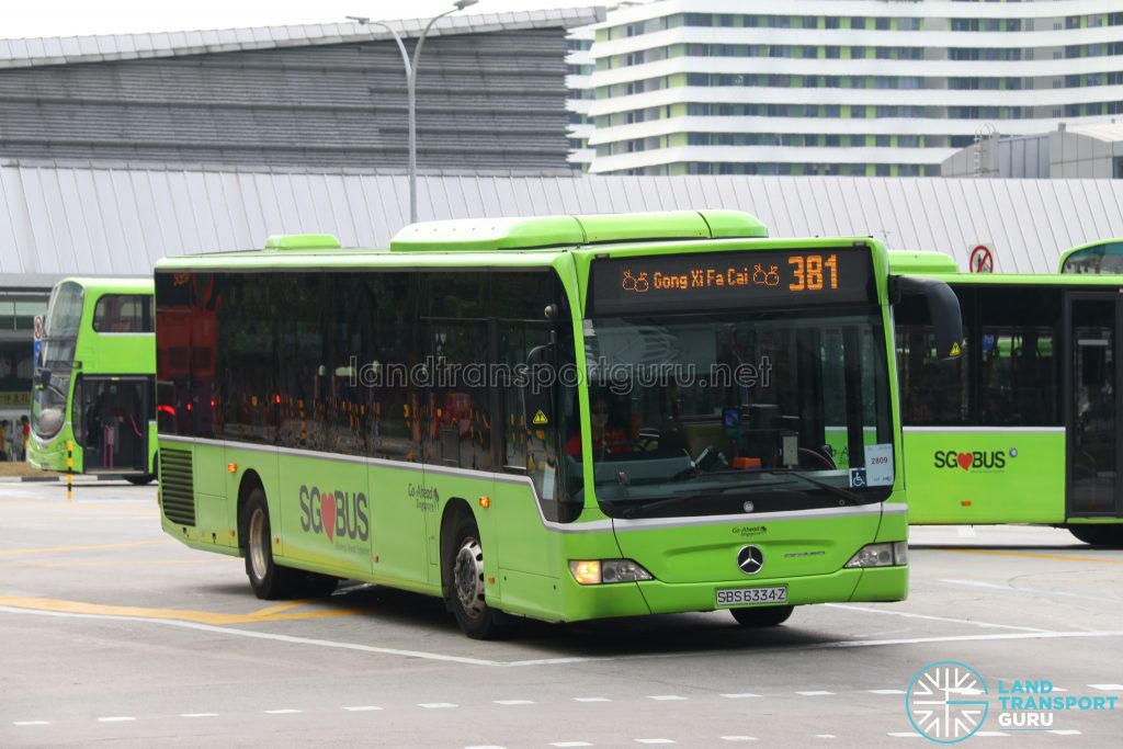 Gong Xi Fa Cai display on Bus 381