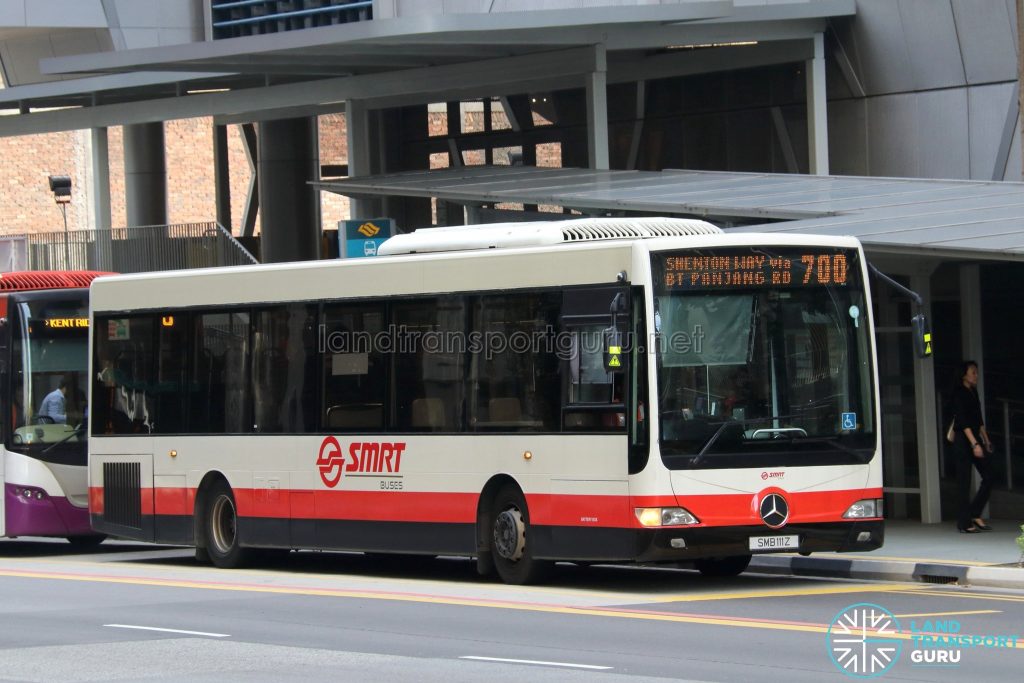 Bus 700 - SMRT Buses Mercedes-Benz OC500LE (SMB111Z)