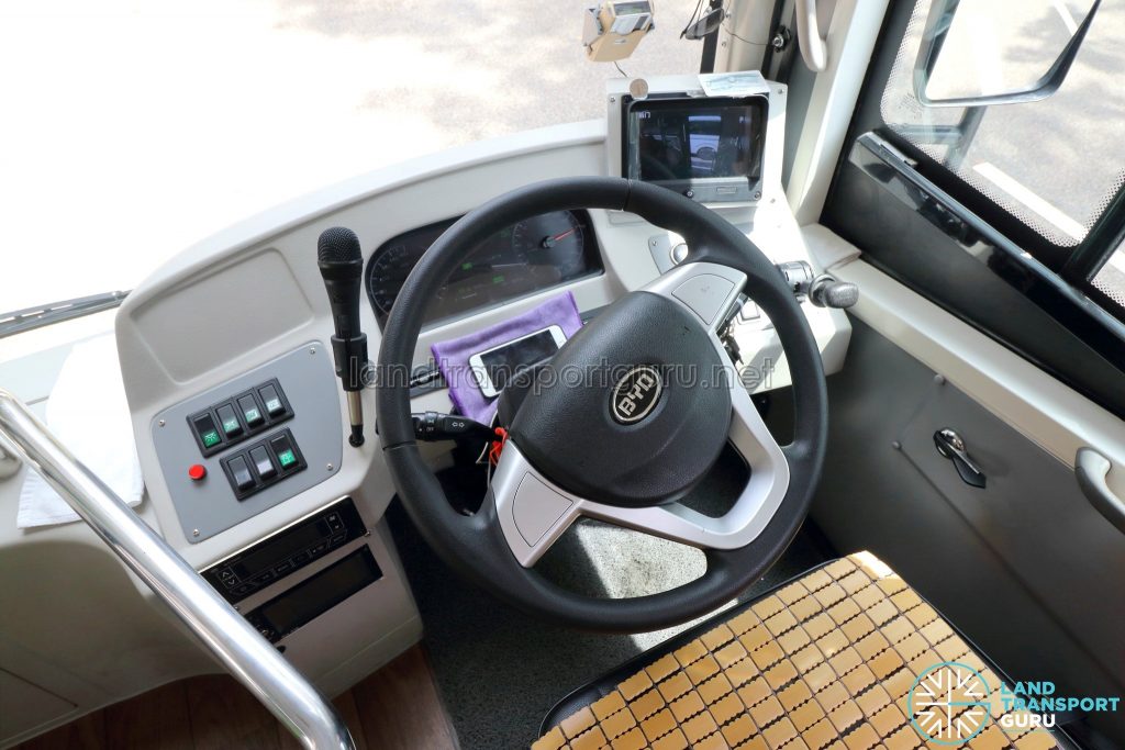 BYD C6 - Interior - Dashboard