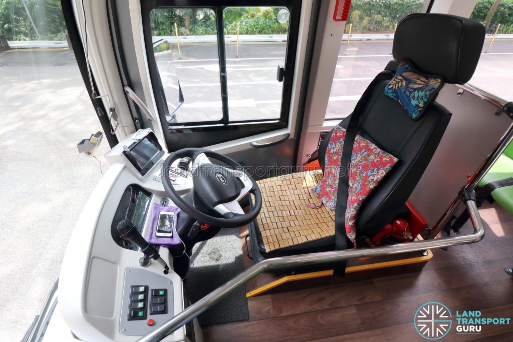 BYD C6 - Interior - Driver's Cabin