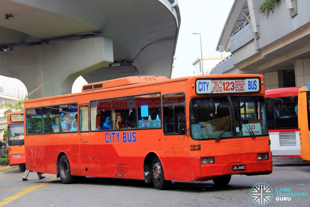 City Bus Mercedes-Benz OH1318 (JEL4462) - Route 123
