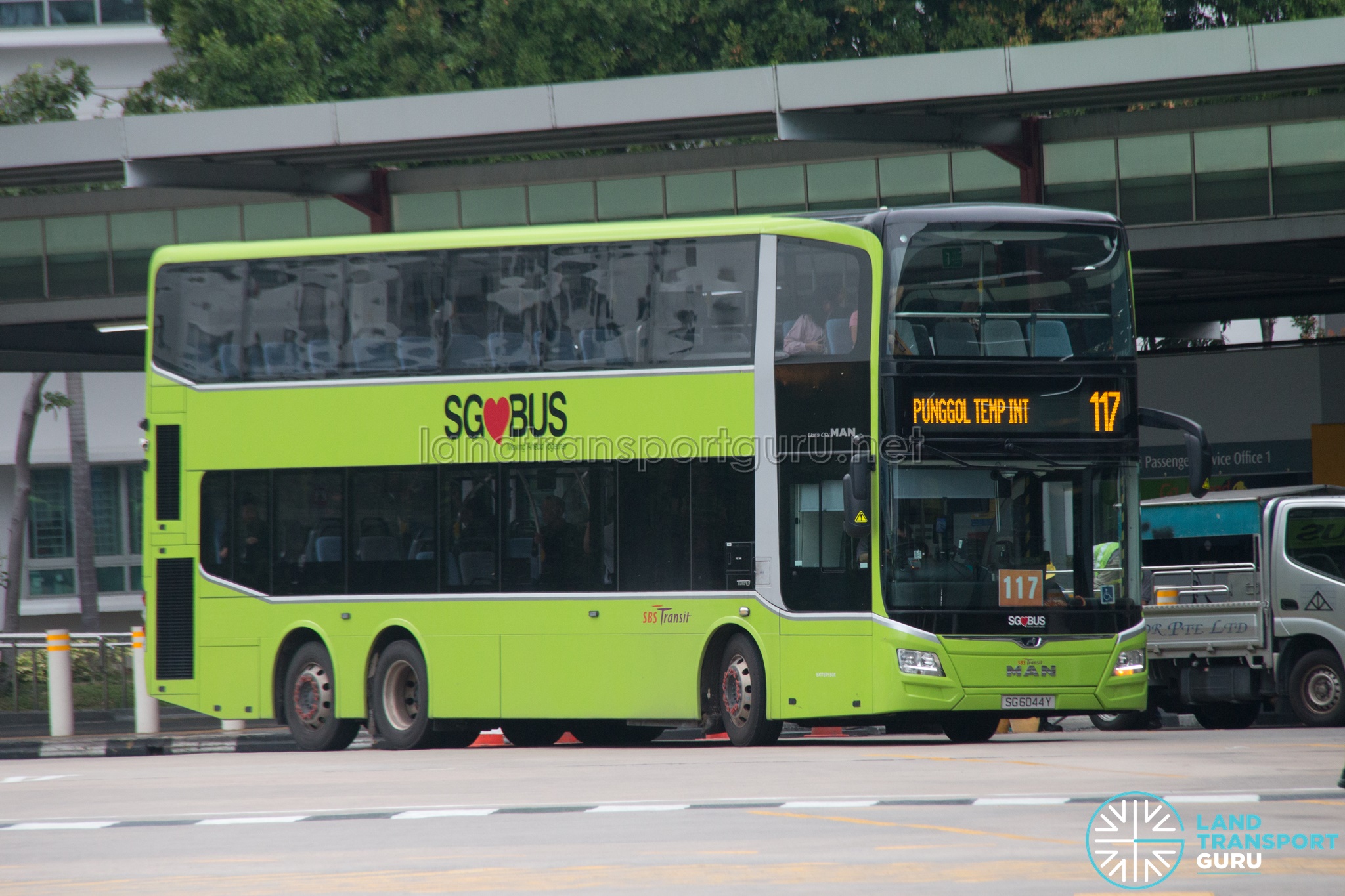 Bus 117: SBS Transit MAN Lion's City DD A95 (SG6044Y)