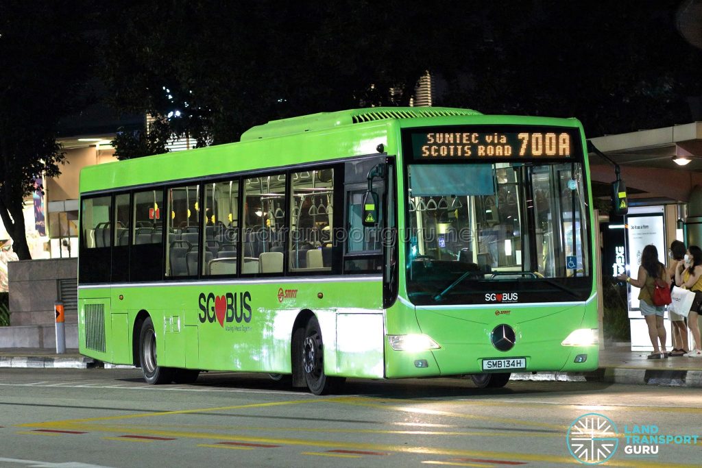 Bus 700A: SMRT Mercedes-Benz OC500LE (SMB134H)
