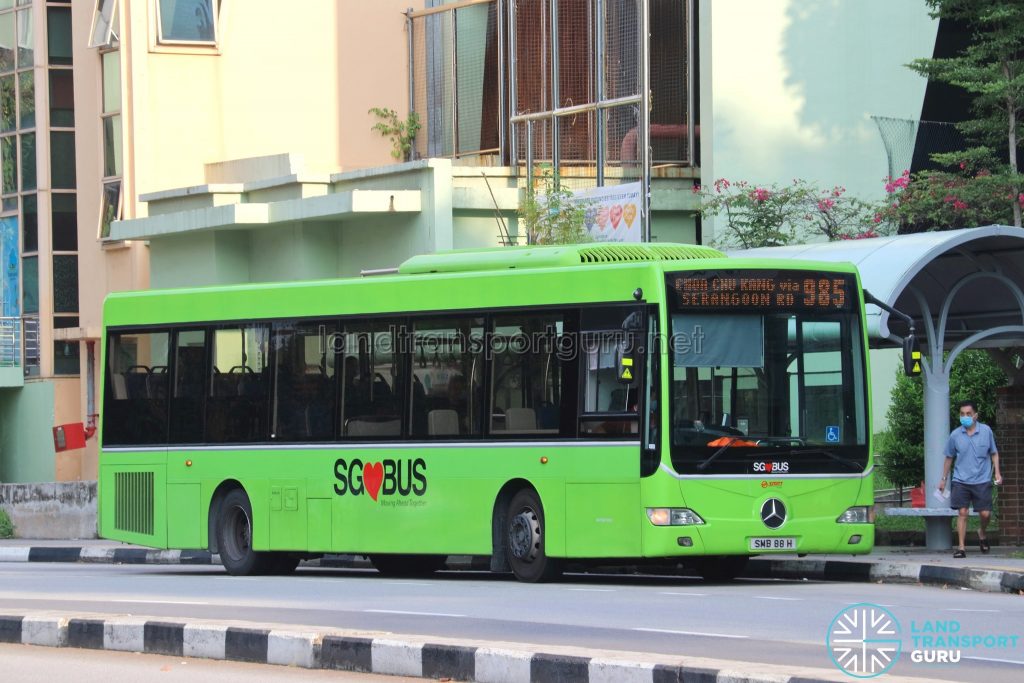 Bus 985: SMRT Mercedes-Benz OC500LE (SMB88H)