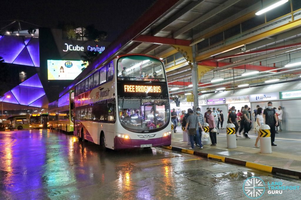 SBS Transit EWL Free Bridging Bus (SBS3076M) at Jurong East Temp Int