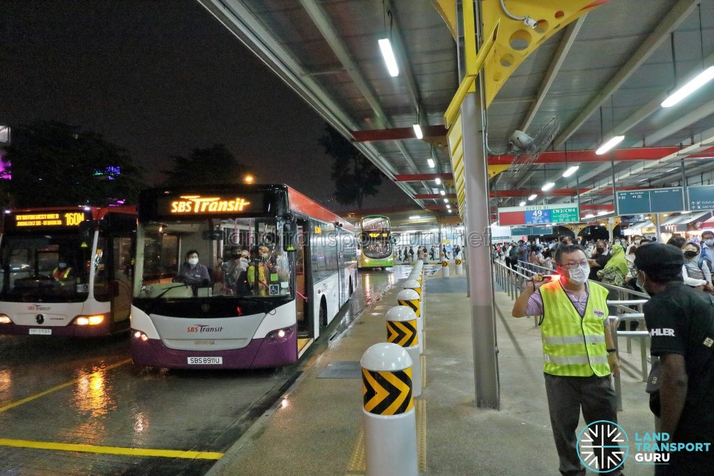 SBS Transit EWL Free Bridging Bus (SBS8911U) at Jurong East Temp Int