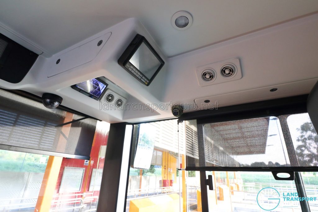 Yutong E12DD - Interior (Driver Compartment Controls)