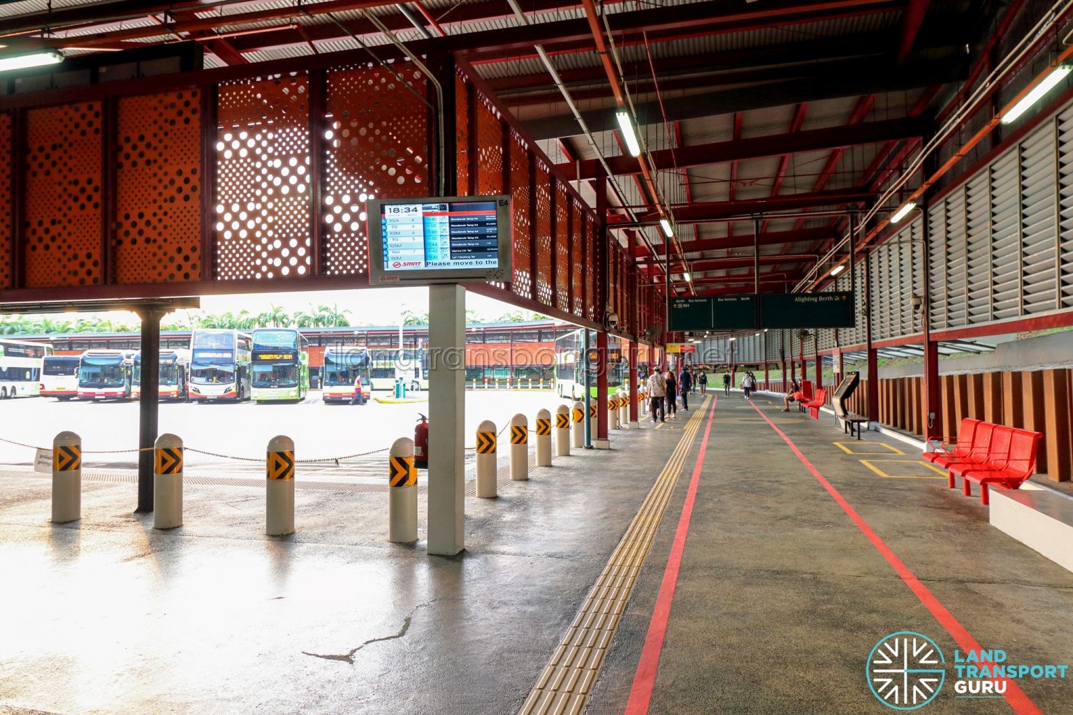 Woodlands Temporary Bus Interchange (Jun 2021) – Corridor to alighting ...