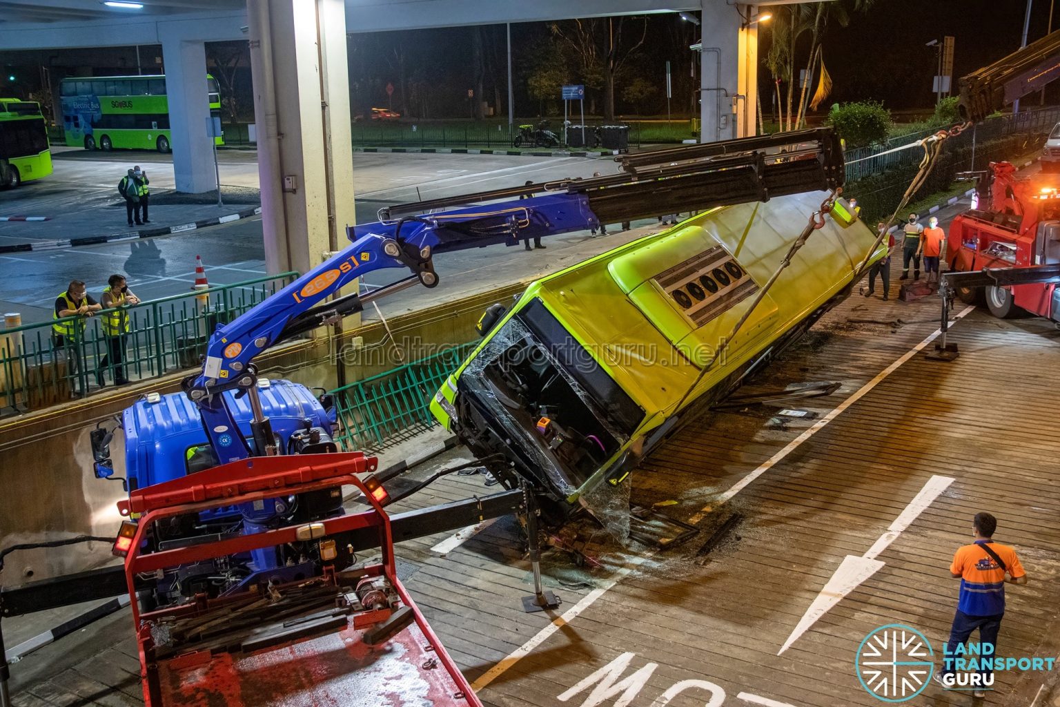 Bukit Batok Bus Interchange Accident (Jul 2021) – Uprighting Of ...