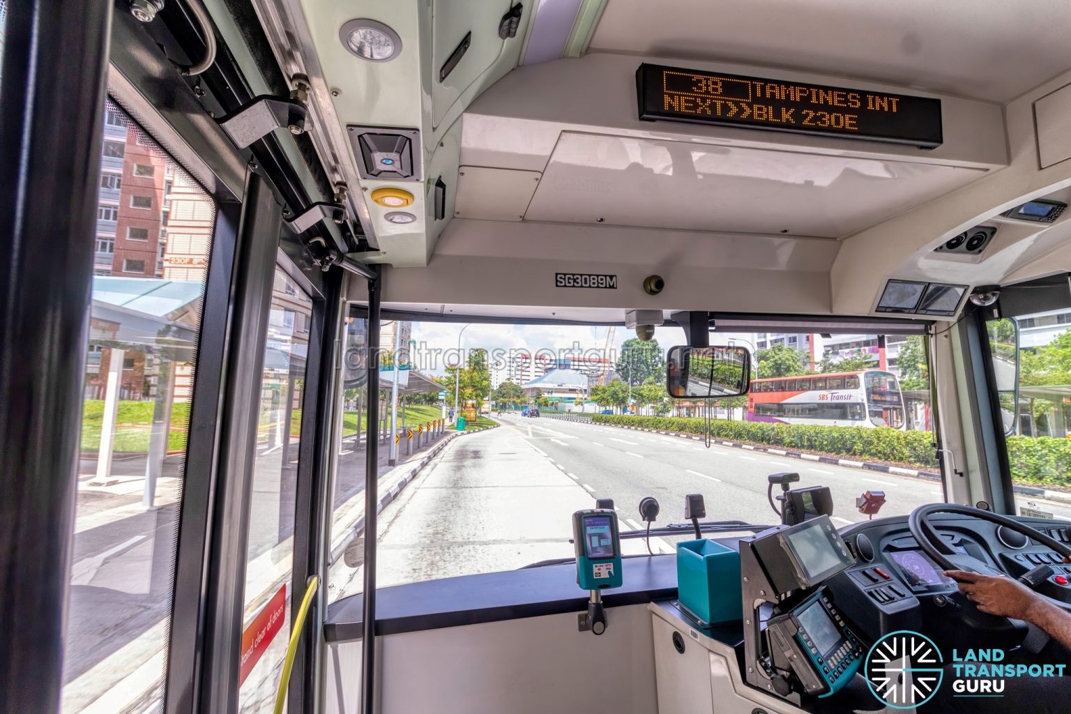 Linkker LM312 – Interior – Entrance Door with Automatic Passenger ...