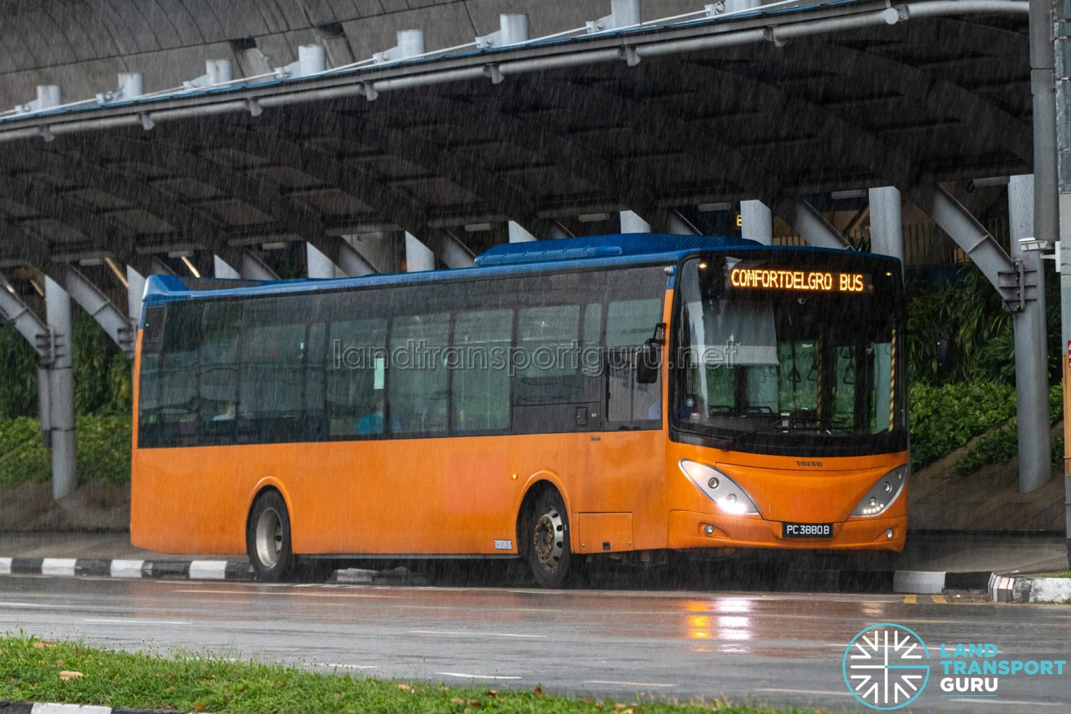 Mandai Khatib Shuttle Comfortdelgro Bus Volvo B9l Pc3880b Land