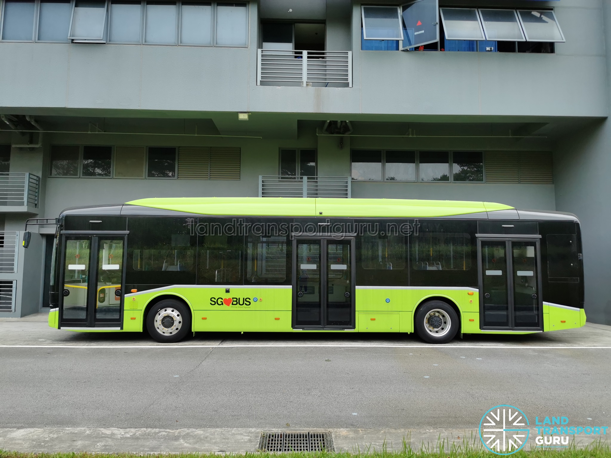 BYD B12A03 (LTA Trial Bus) (SG4013A) – Exterior Nearside | Land ...