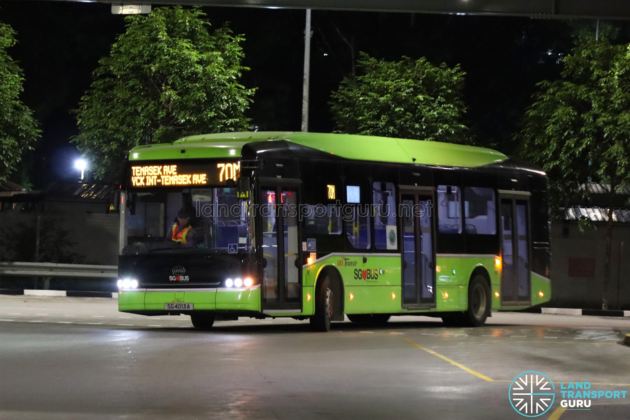 Bus 70M - SBS Transit BYD B12A03 (SG4013A)