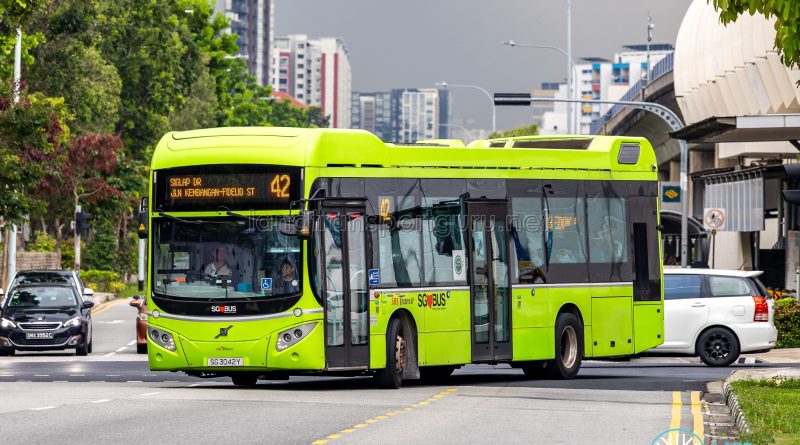 Bus 42 - SBS Transit Volvo B5LH (SG3042Y)